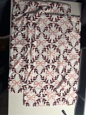 3 DC White Hand Towels with Pink and Burgundy Bow Pattern